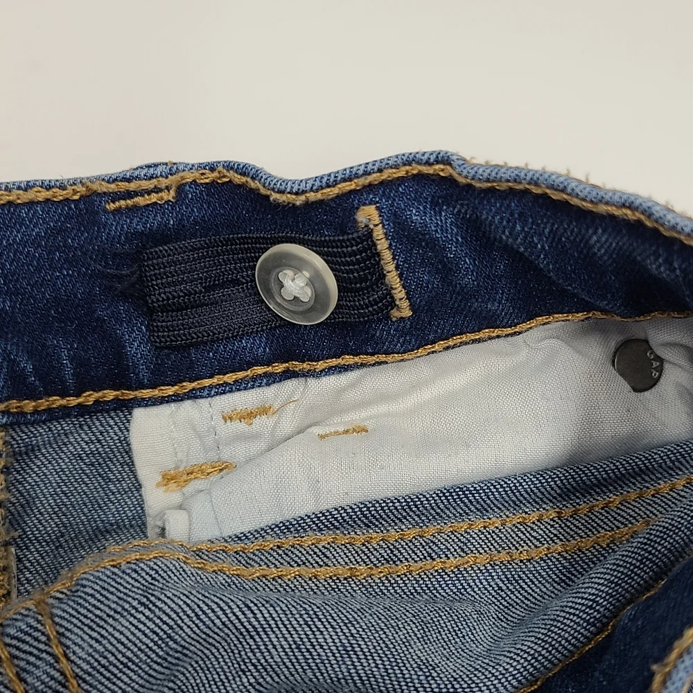 Gap boys' sweater and jeans size 4
